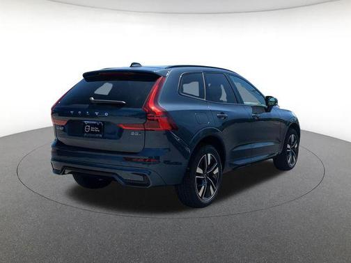 Denim Blue Metallic 2026 Volvo XC60 B5 Plus