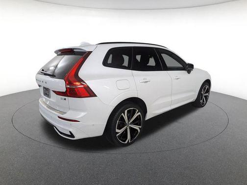 Crystal White Metallic 2023 Volvo XC60 B5 Ultimate Dark Theme