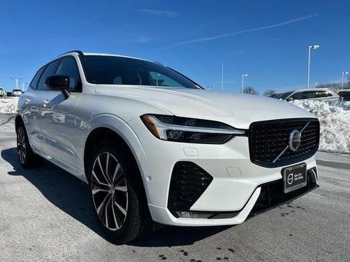2024 Volvo XC60 B5 Plus Dark Theme