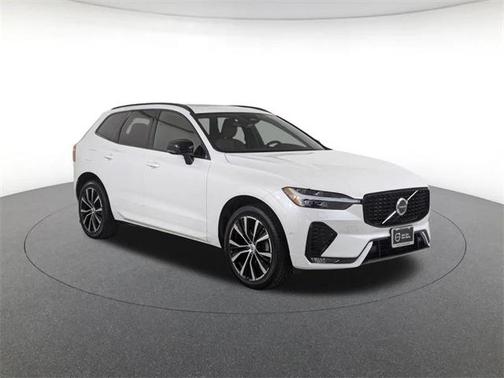2024 Volvo XC60 B5 Plus Dark Theme