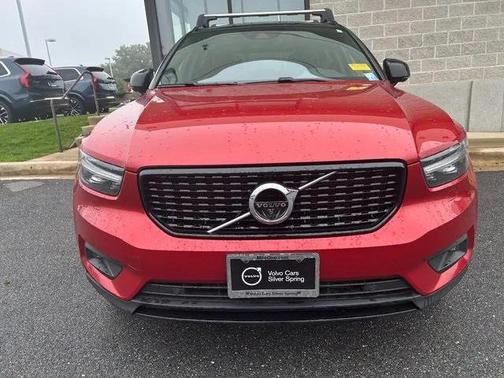 2022 Volvo XC40 T5 R-Design