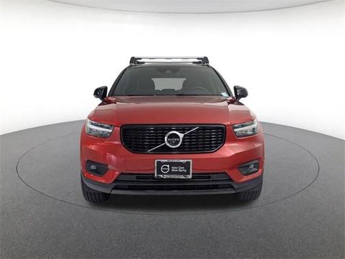 2022 Volvo XC40 T5 R-Design