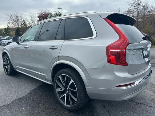 2023 Volvo XC90 B5 Plus