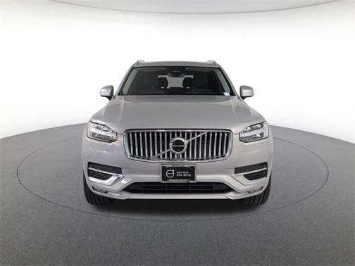 2023 Volvo XC90 B5 Plus