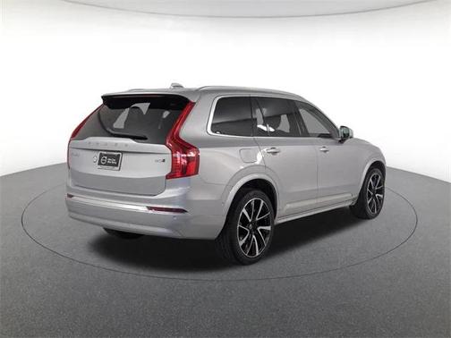 2023 Volvo XC90 B5 Plus