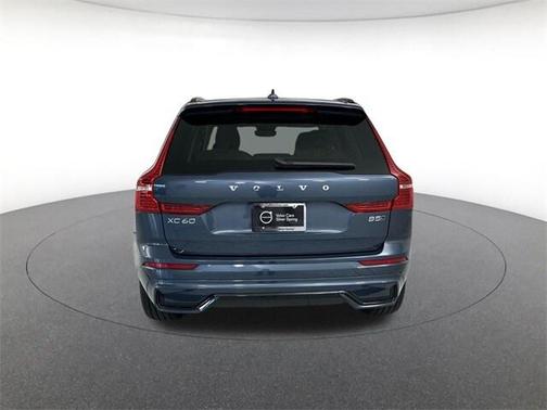 2025 Volvo XC60 B5 Ultra