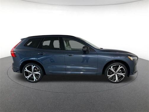2025 Volvo XC60 B5 Ultra