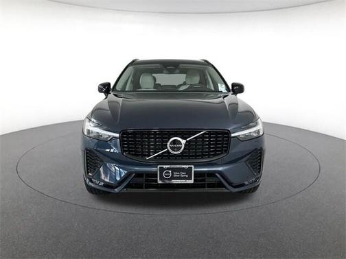2025 Volvo XC60 B5 Ultra