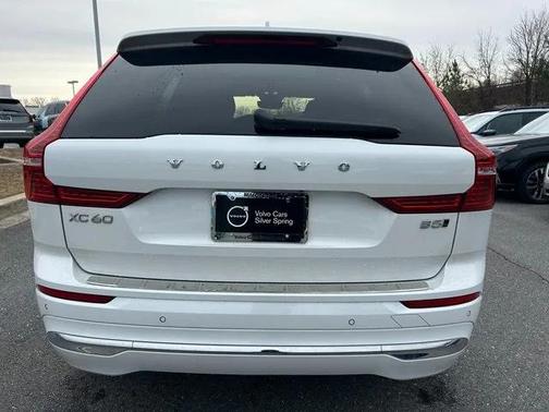 2023 Volvo XC60 B5 Plus Bright Theme