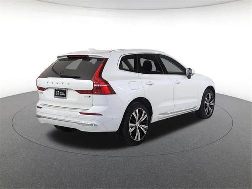 2023 Volvo XC60 B5 Plus Bright Theme