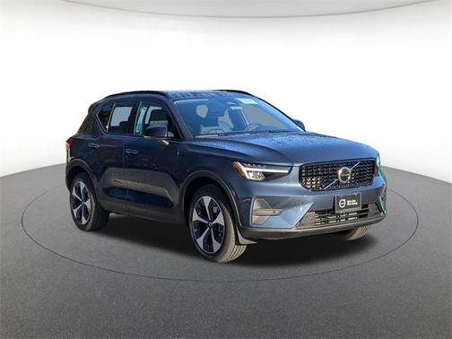 2026 Volvo XC40 B5 Core