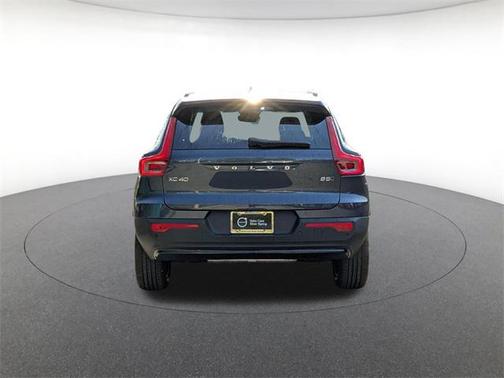 2026 Volvo XC40 B5 Core