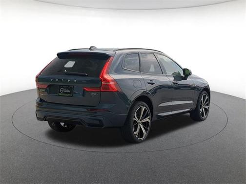 2025 Volvo XC60 B5 Ultra