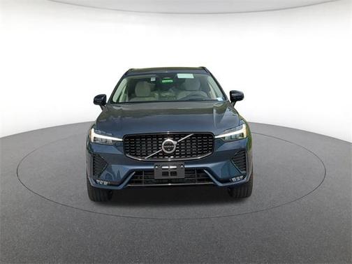 2025 Volvo XC60 B5 Ultra