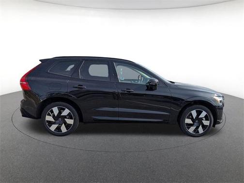 2025 Volvo XC60 Plug-In Hybrid T8 Plus