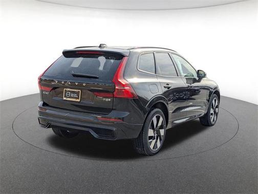 2025 Volvo XC60 Plug-In Hybrid T8 Plus