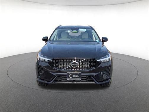 2025 Volvo XC60 Plug-In Hybrid T8 Plus