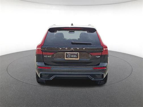 2025 Volvo XC60 Plug-In Hybrid T8 Plus