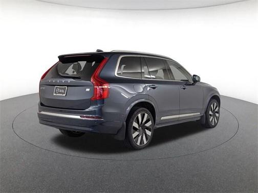 2023 Volvo XC90 Recharge Plug-In Hybrid T8 Plus Bright Theme 7-Seater