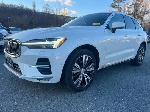 2023 Volvo XC60 B5 Ultimate Bright Theme