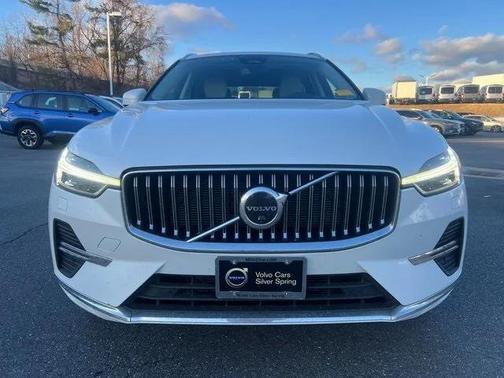 2023 Volvo XC60 B5 Ultimate Bright Theme
