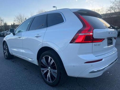 2023 Volvo XC60 B5 Ultimate Bright Theme