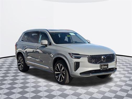 2025 Volvo XC90 B6 Core