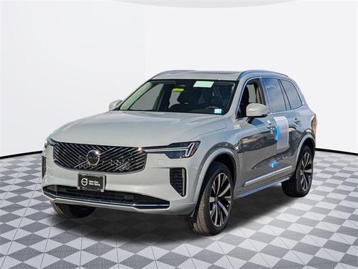 2025 Volvo XC90 B6 Core