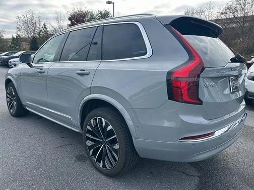 2025 Volvo XC90 B6 Plus 7-Seater