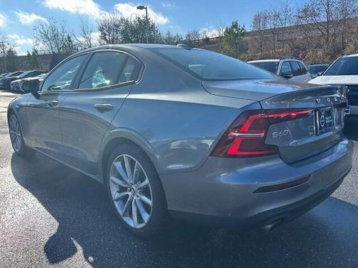 2021 Volvo S60 T5 Momentum