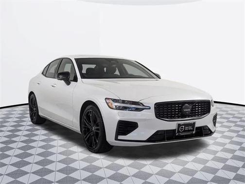2024 Volvo S60 Recharge Plug-In Hybrid T8 Ultimate Black Edition
