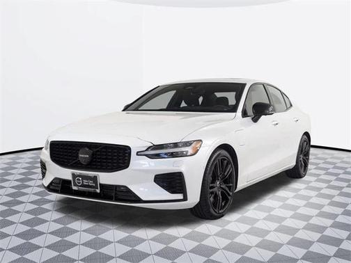 2024 Volvo S60 Recharge Plug-In Hybrid T8 Ultimate Black Edition