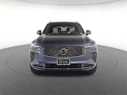 2025 Volvo XC90 B6 Core