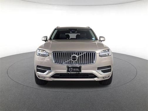 2024 Volvo XC90 B5 Core Bright Theme