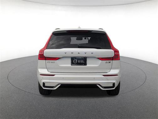 2025 Volvo XC60 Plus