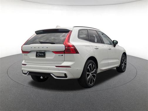 2025 Volvo XC60 Plus