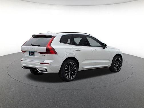 2026 Volvo XC60 B5 Ultra
