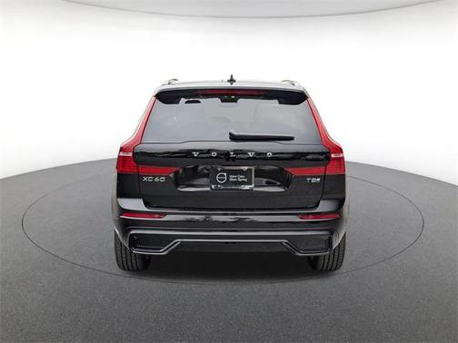 2025 Volvo XC60 Plug-In Hybrid T8 Plus