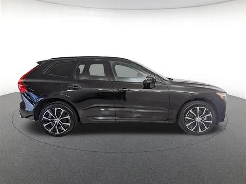 2024 Volvo XC60 B5 Plus Dark Theme