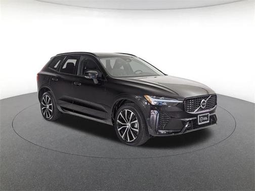 2024 Volvo XC60 B5 Plus Dark Theme