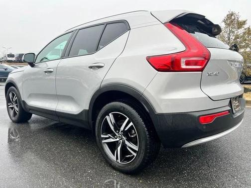 2023 Volvo XC40 B5 Core