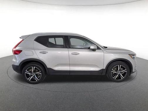 2023 Volvo XC40 B5 Core