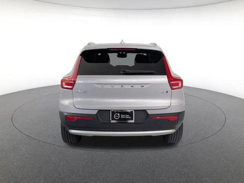 2023 Volvo XC40 B5 Core
