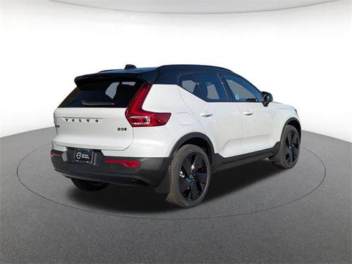 2026 Volvo XC40 B5 Ultra Black Edition