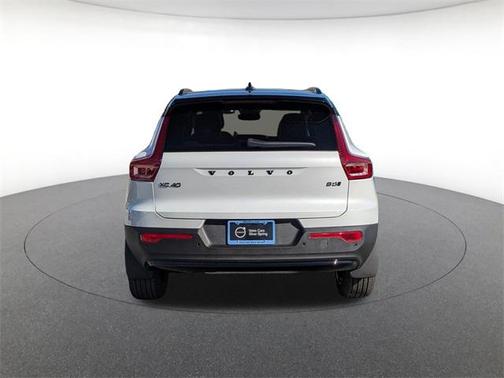 2026 Volvo XC40 B5 Ultra Black Edition