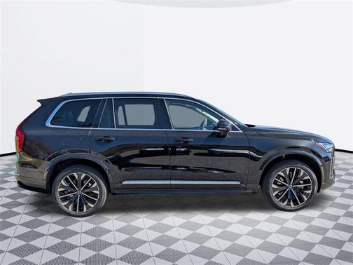 2025 Volvo XC90 B5 Plus 7-Seater