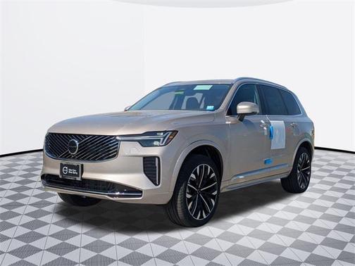 2025 Volvo XC90 B5 Core