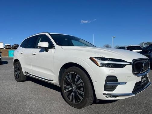 2022 Volvo XC60 B6 Inscription