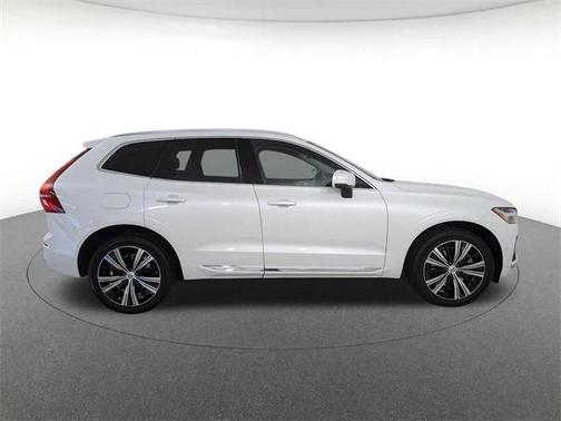 2022 Volvo XC60 B6 Inscription