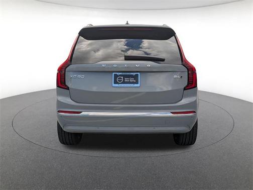 2025 Volvo XC90 B6 Plus 6-Seater